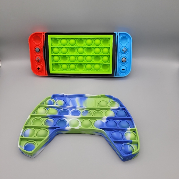 Video Game Fidget Pop Set - Switch & Pro Game Controller Inspired Bubble Popper - Picture 4 of 4